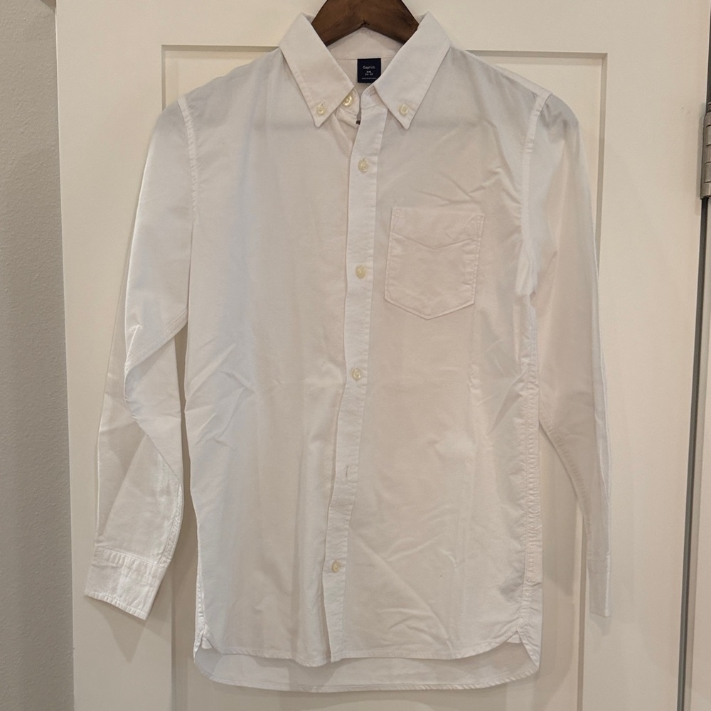 GAP White Cotton Button-Down Shirt